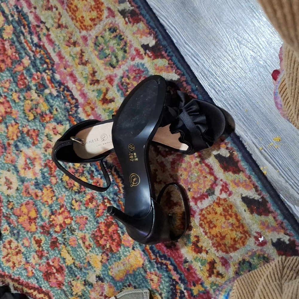 Chinese Laundry heels satin